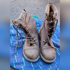 8 1/2 rocket dog motto boots